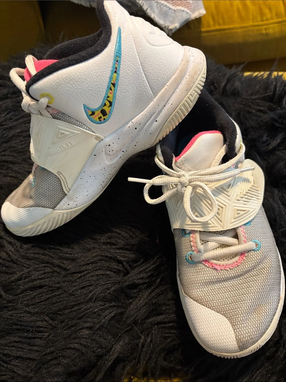 Boys Nike Kyrie Irving Basketball Shoes 3Y